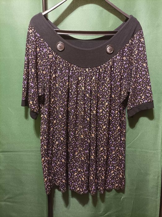 Bluzka damska czarna w drobne kwiatuszki