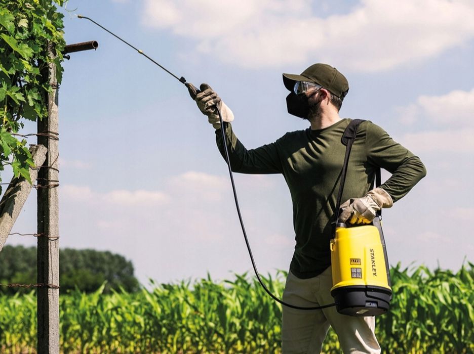 NOWY akumulatorowy opryskiwacz firmy STANLEY 5 litrów + ładowarka