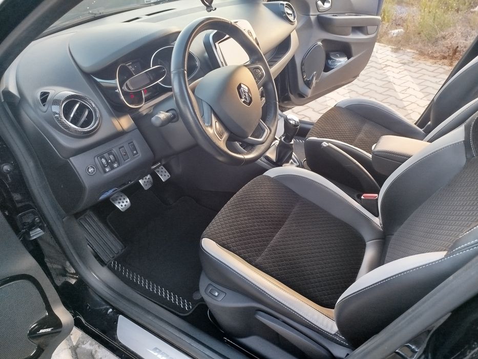 Renault Clio Sport Tourer BOSE edition - ler texto