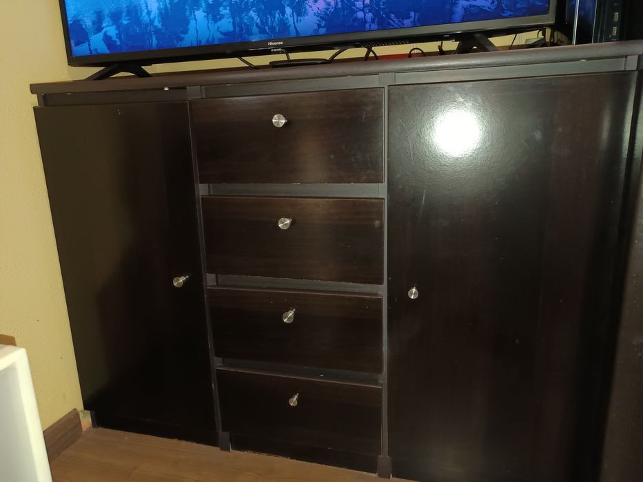 Vendo aparador preto