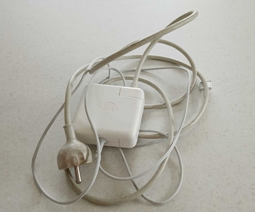 MacBook Pro Retina, 13", Late 2013 + capa + mala