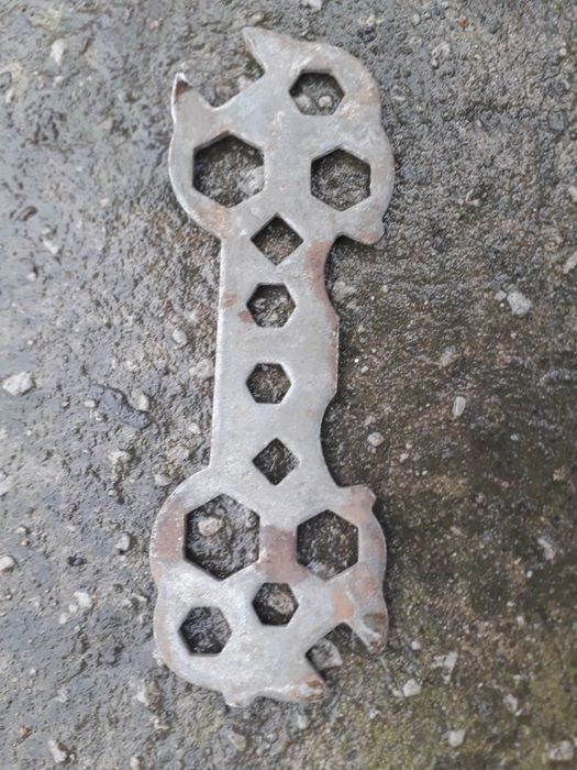 Ключ велосипедний унівенсальний