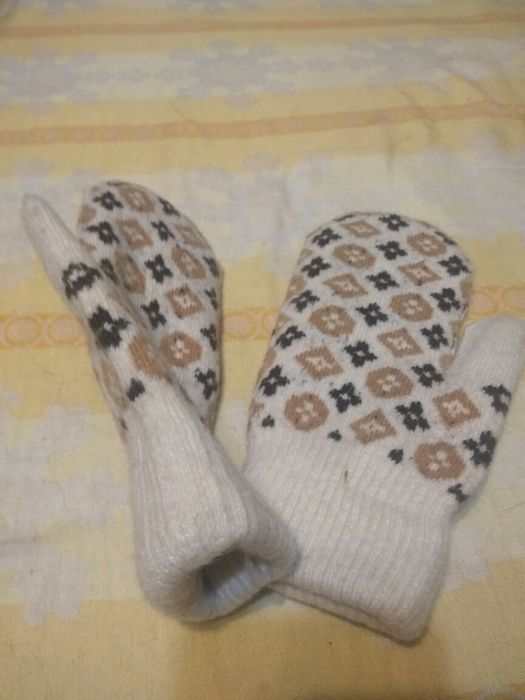 Перчатки, рукавички, варежки женские.