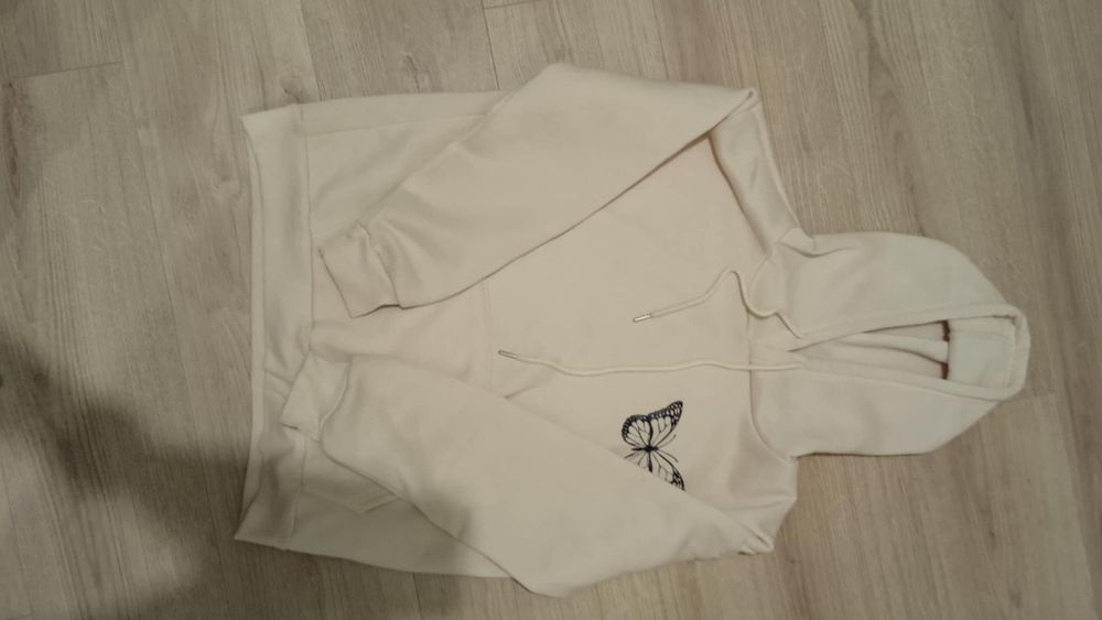 Beżowa ciepła damska bluza rozmiar S.