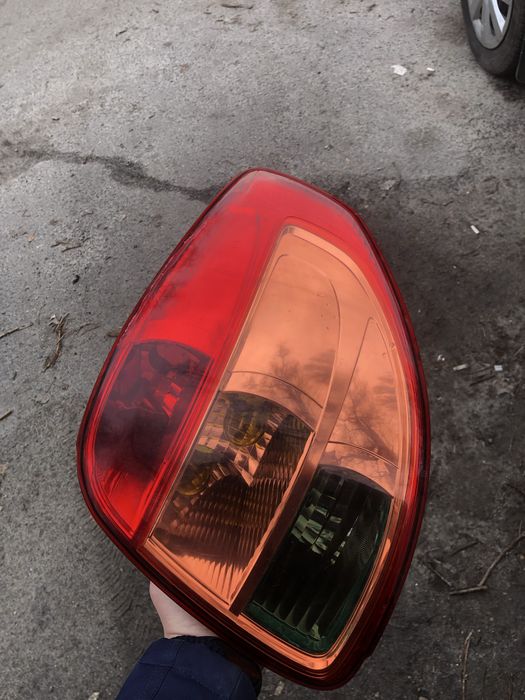 Suzuki SX4 задня права фара ( збоку пасажира)