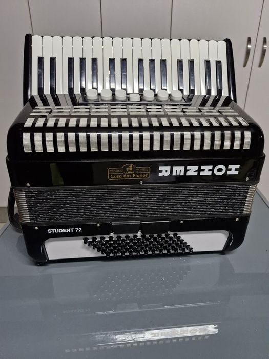 Acordeão Hohner Student 72