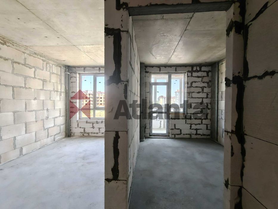 Простора квартира з кладовкою в новому будинку з АГВ в Великодолинском