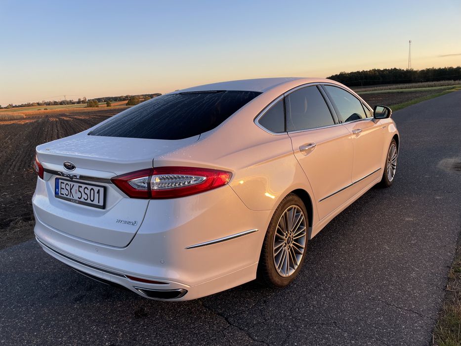 Sprzedam forda mondeo vignale benzyna hybryda 2.0