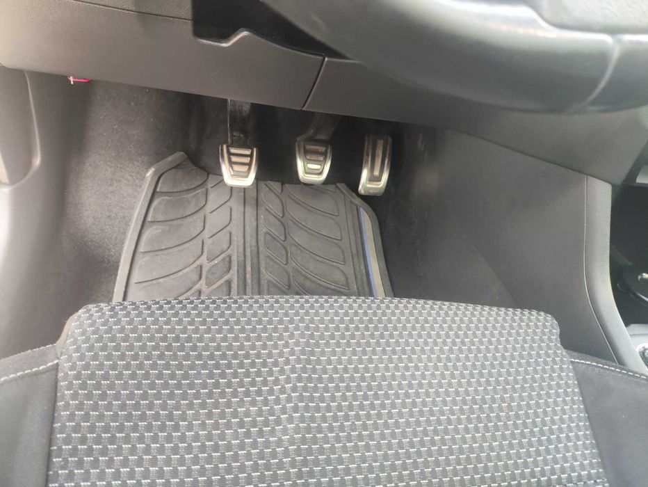 Skoda Rapid Spaceback 1.6 TDI 90cv – 2014 – 208.000 km – Jantes 17 foto 5