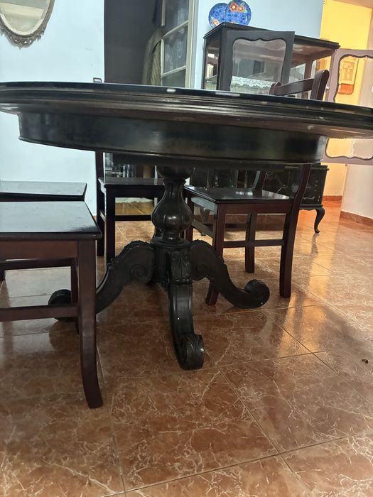 Mesa pé de galo extensivel com 6 cadeiras