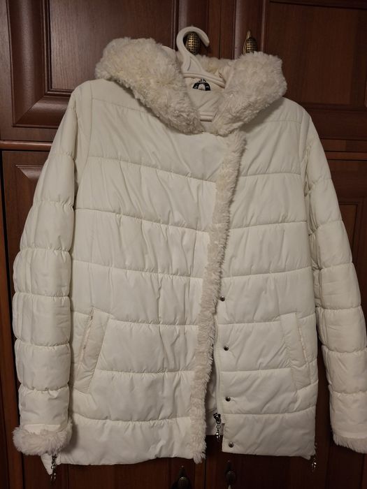 Тепла жіноча  куртка