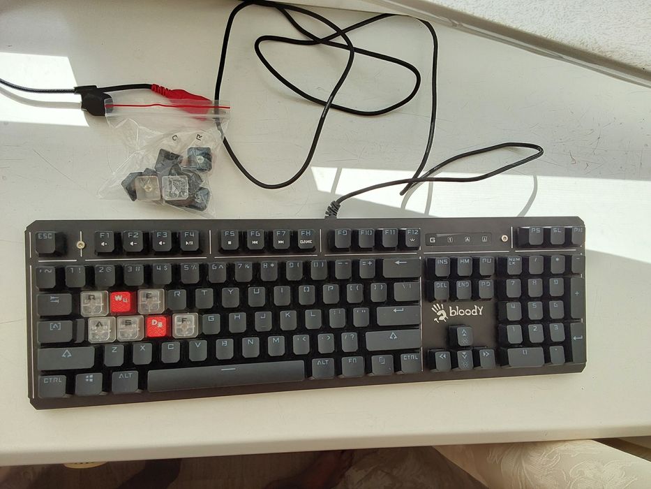 Клавіотура bloody коричневі свичі