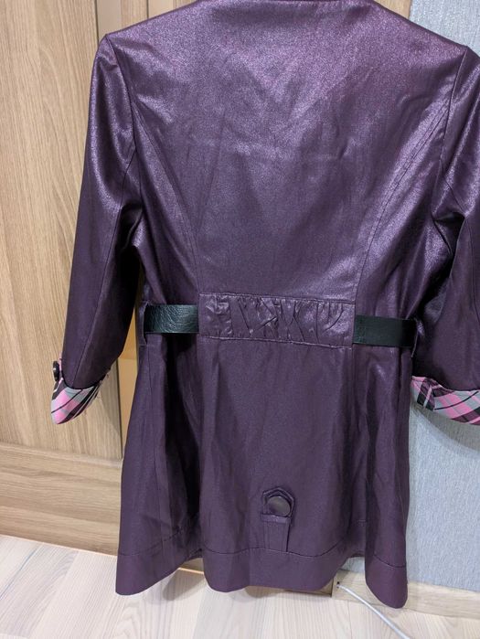 Продам тренч в новому стані.