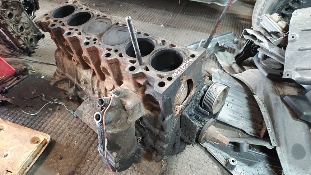 Блок двигуна BMW m21d24