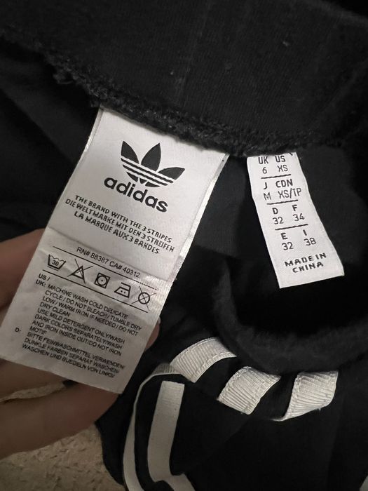 Легінси Adidas originals в розмірах xs та s