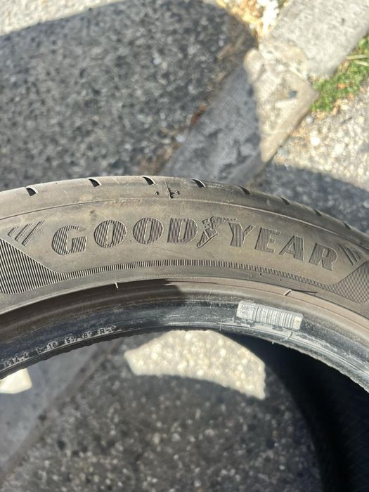 225/45/17 Good Year 2 pneus