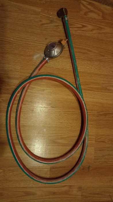 Wąż przyłączeniowy do gazu z reduktorem