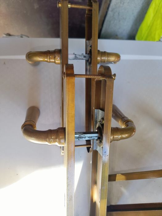 Puxadores (em latão antigo)