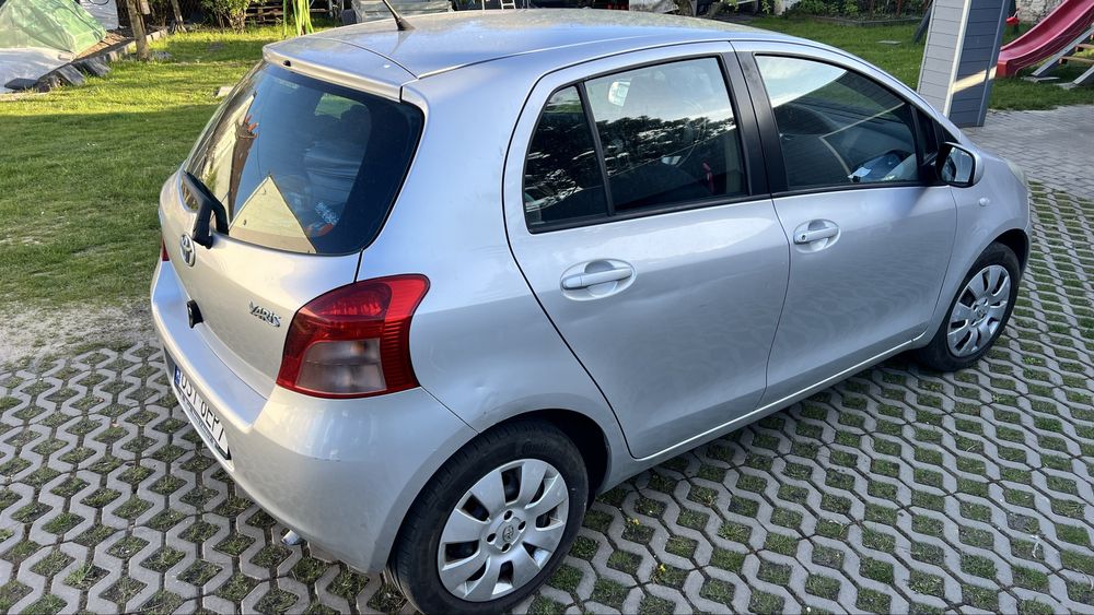 Toyota yaris II a 1.1 klimatyzacja 2009