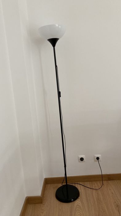 Candeeiro em bom estado