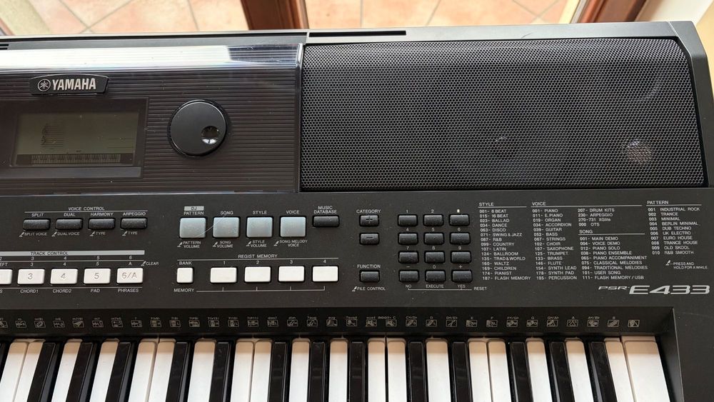 digital keyboard yamaha + książka użytkownika+pokrowiec na instrument
