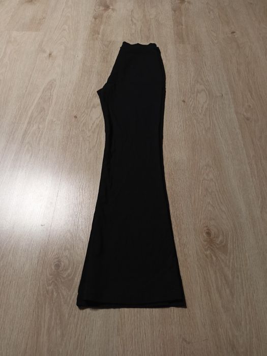 Czarne spodnie dzwony, materiałowe spodnie vintage rozmiar M. Flare.