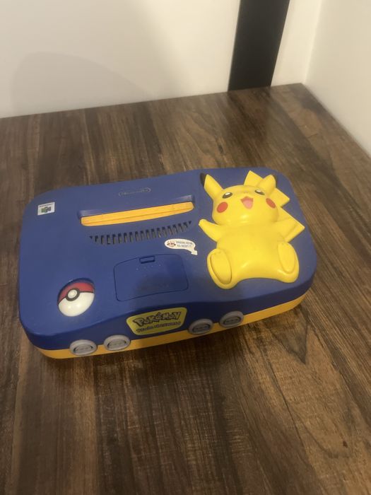 Nintendo 64 Ediçao especial Pikachu