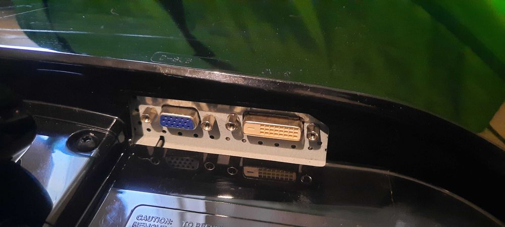 Monitor 22" LG FLATRON W2252TQ - TN 1680 x 1050