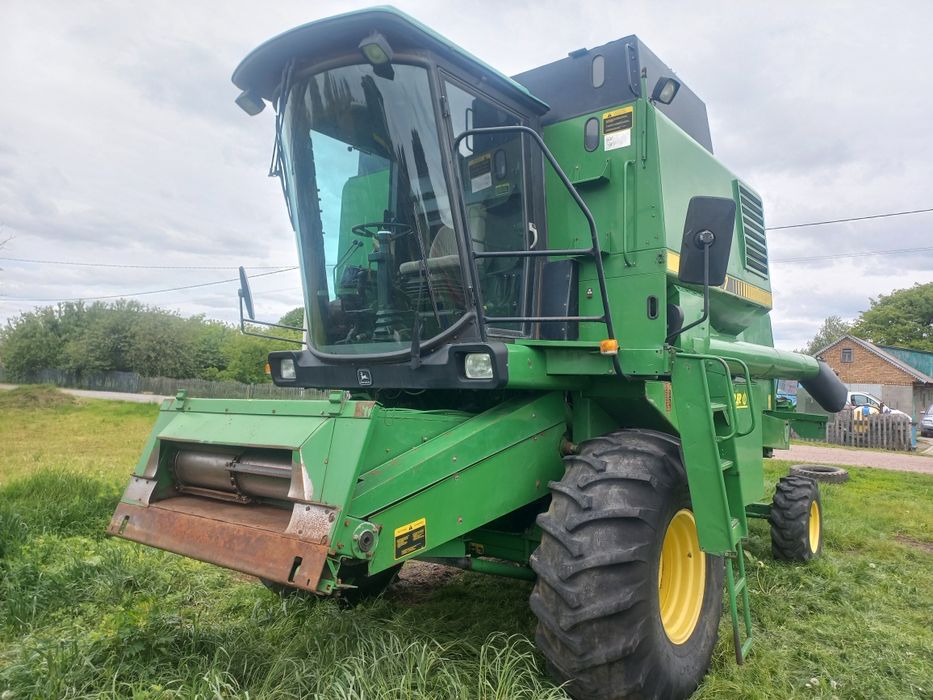 Продам зернозбиральний комбайн John deere 1177