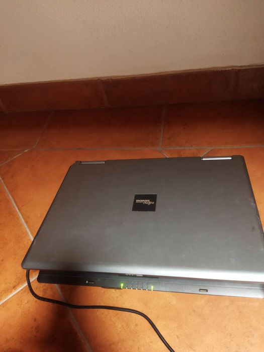 Good condition portable PC laptop with Windows+charger+bag64553067650690122
