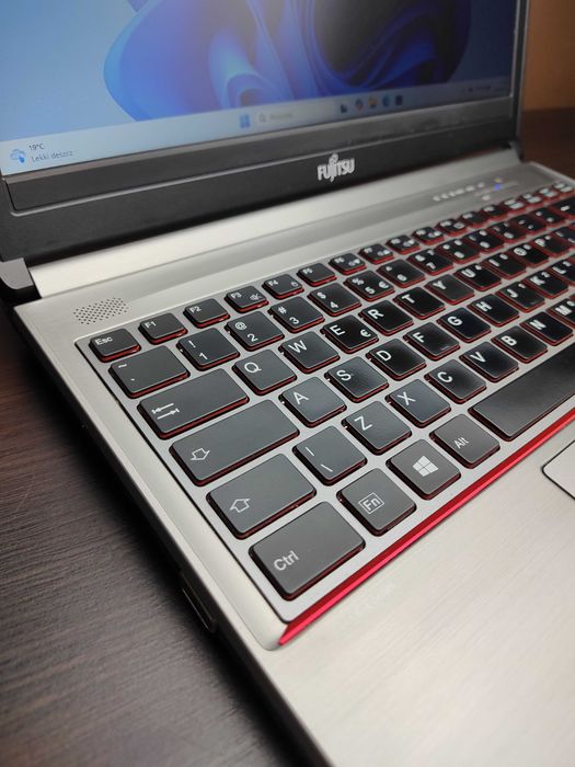 LAPTOP | Fujitsu LifeBook E736 | i5-6200U | 8GB | 128SSD | Win11