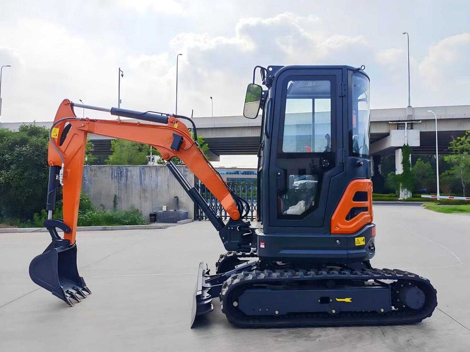Mini Giratória LANDWARD XT30 3000KG Motor Yanmar