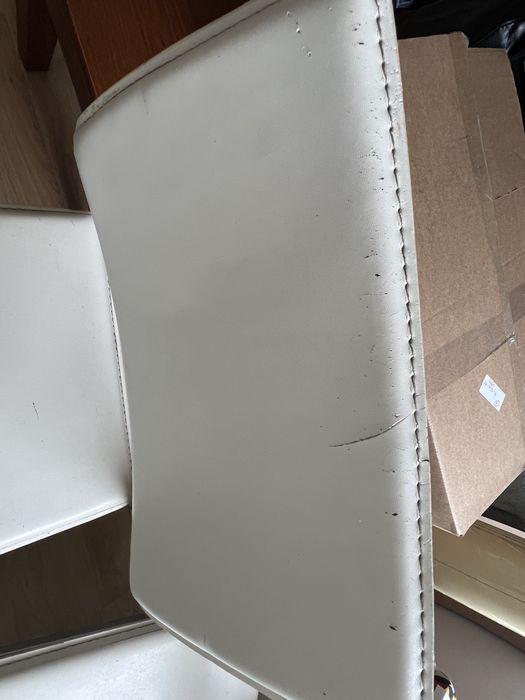 Mesa extensivel em vidro com 4 cadeiras