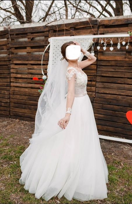 Пишна весільна сукня з корсетом