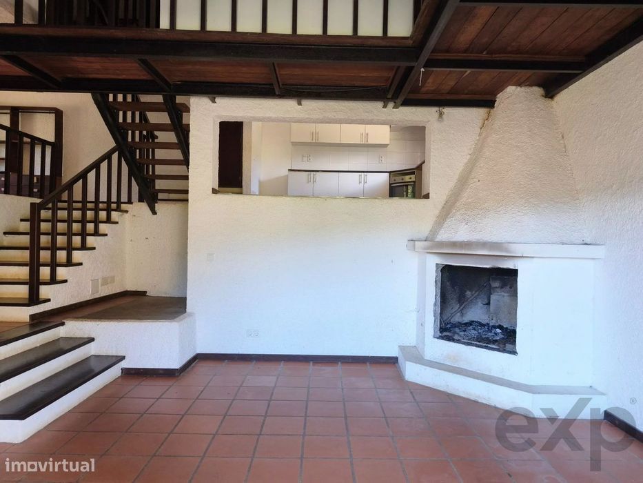 Casa de campo em Lote de 4636m2 - Camacha - Madeira