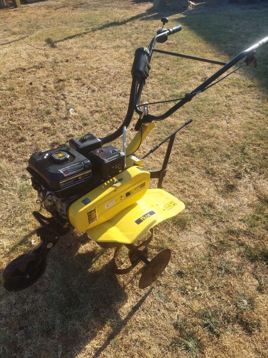 Motoenxada de 7 CV com pouco uso