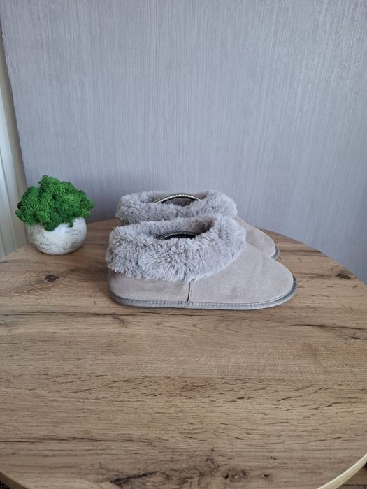 Натуральные замшевые тапочки 40р  с мехом Totes 40р, женские бурки
