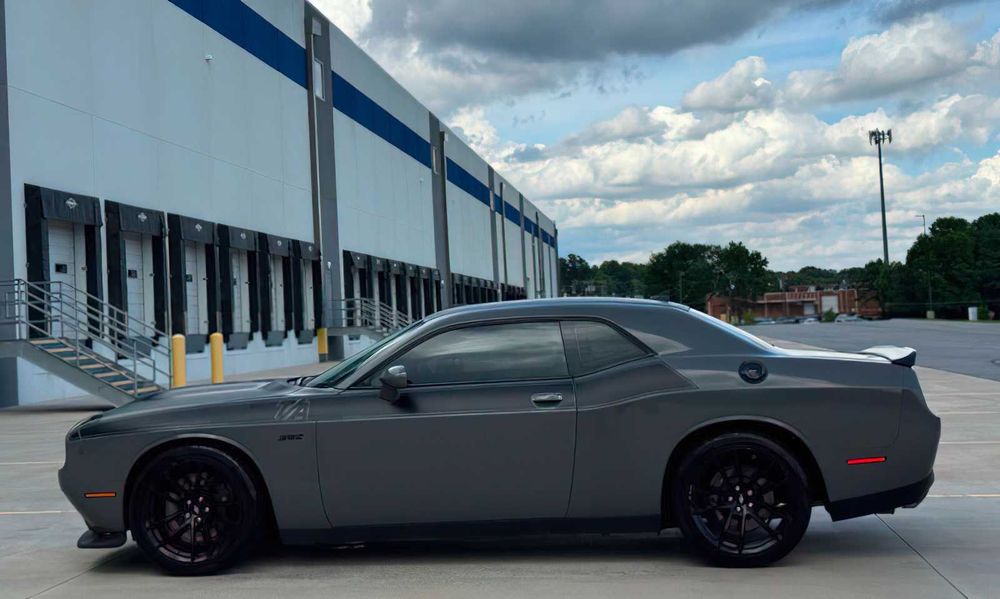 Dodge Challenger      2017