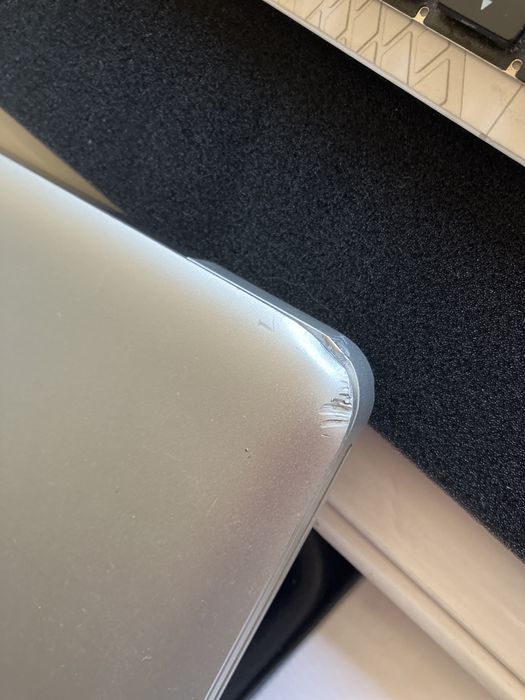 MacBook Pro 13  z ładowarką i oryginalnym pudełku