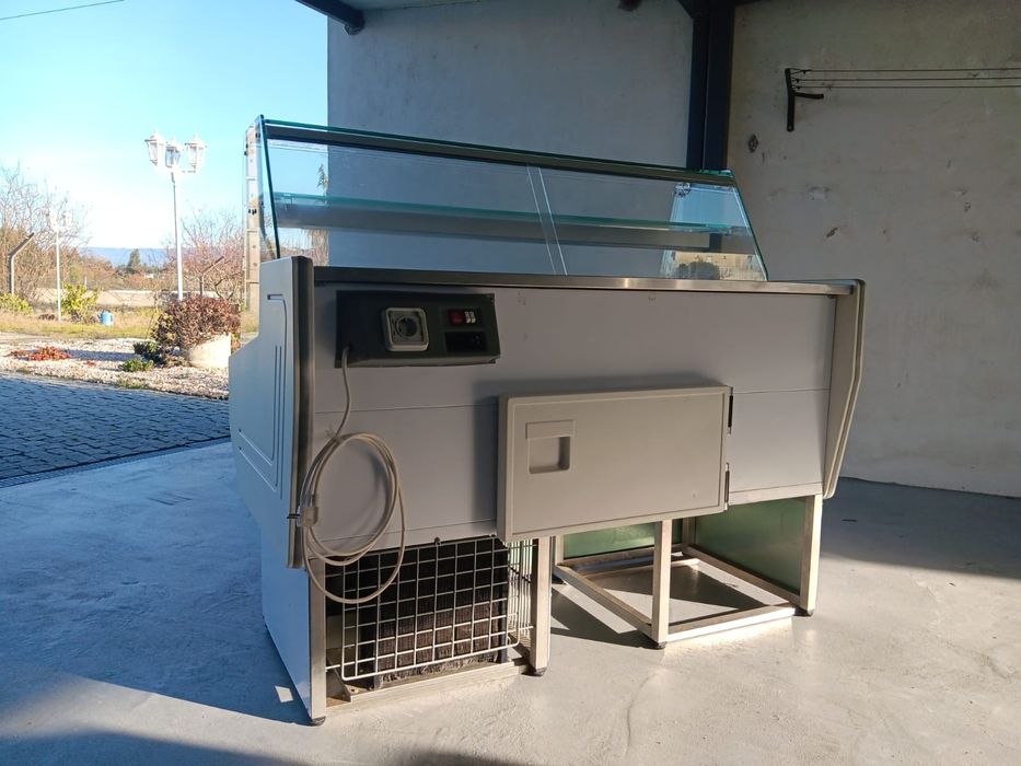 Vitrine refrigerada semi-nova