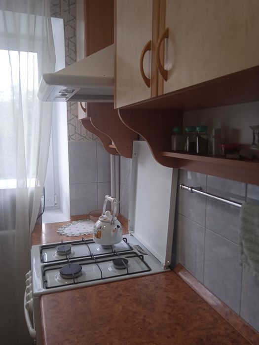 Здається подобово квартира.(помісячно)