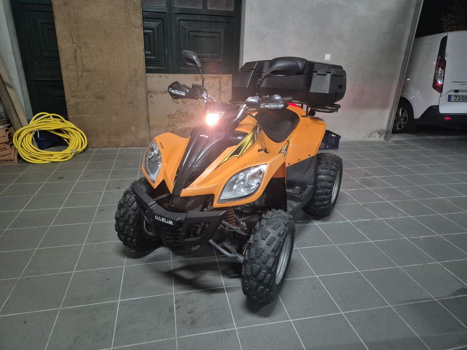 Moto Daelim ET300