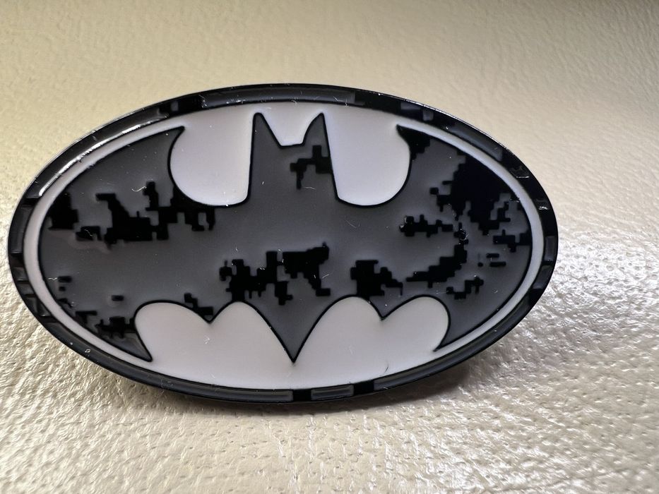 Broszka przypinka metalowa pin jak Batman