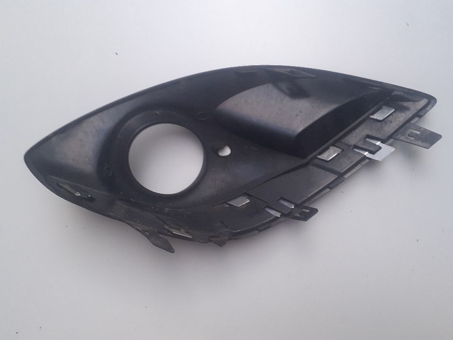 Opel Corsa D Lift CHROM zderzak kratka Prawa Oryginał