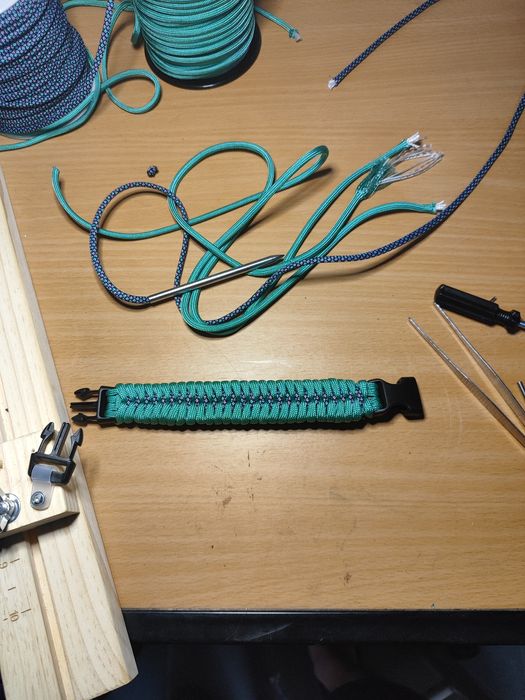 Pulseira Paracord personalizável