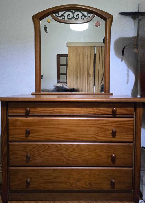 MOBÍLIA COMPLETA DE QUARTO CASAL EM MADEIRA MACIÇA