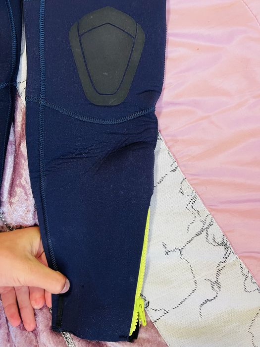 Roupa de surf Olaian 11-14 anos, ótimo estado