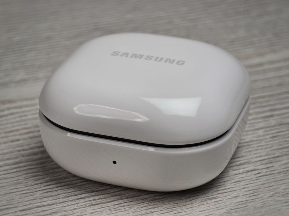 Зарядний кейс для навушників Samsung Galaxy Buds FE Graphite (SM-R400)