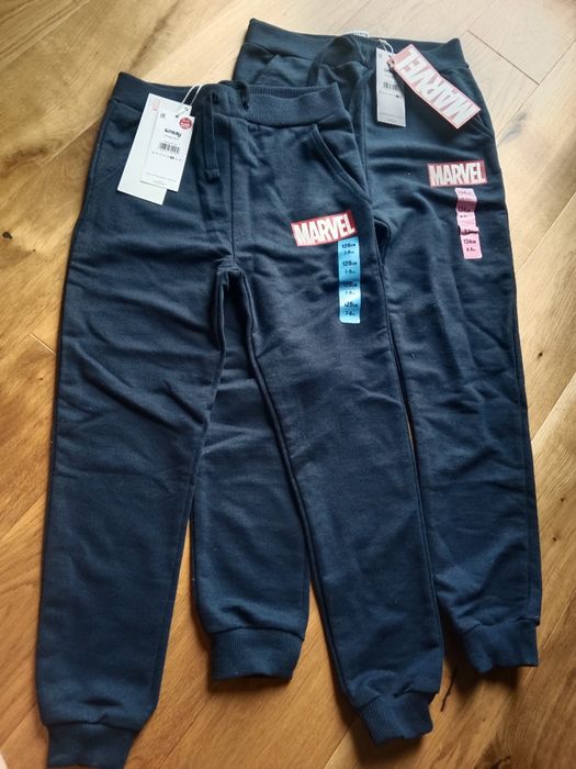 Spodnie dresowe granatowe Marvel Sinsay r. 128, 2 pary