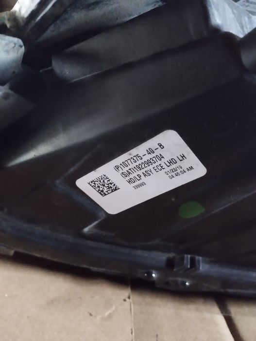 Продам фару Тесла м 3 ,ліва